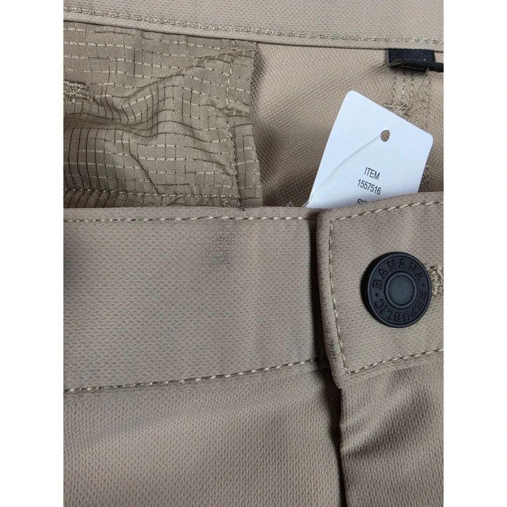 Banana Republic Pants Mens 38x34 Khaki Polyester Performance Chino *Read